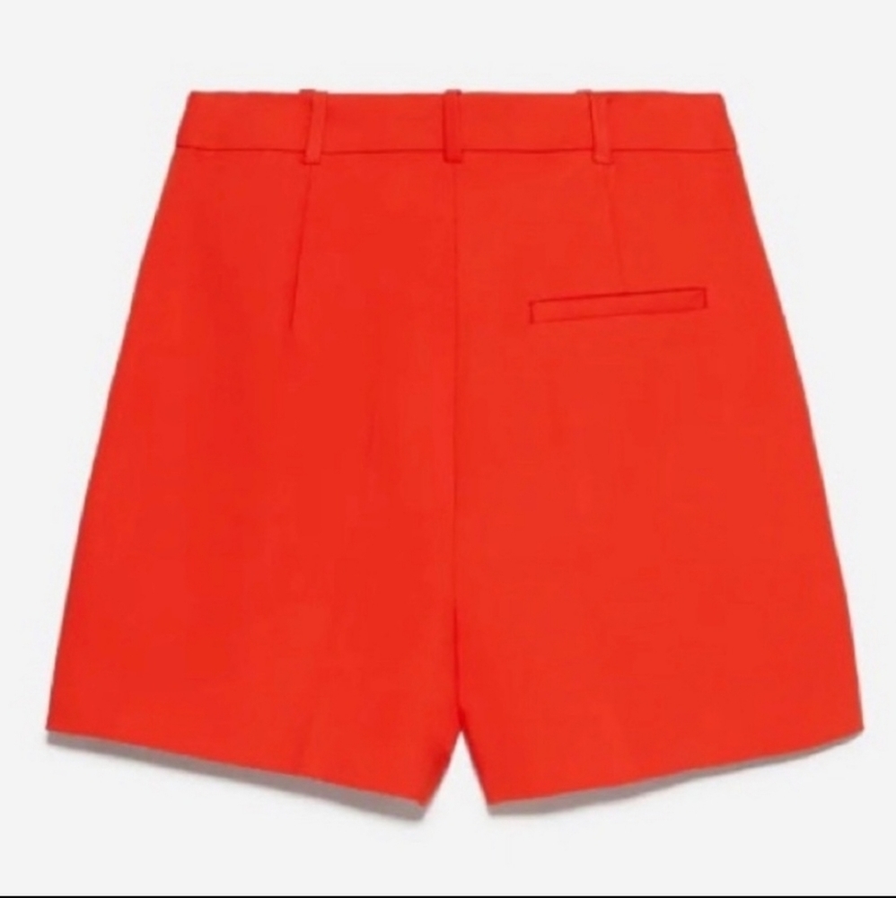 NWOT Zara shorts with gold buttons - Picture 4 of 6